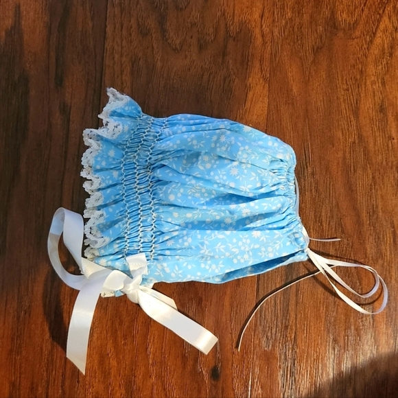 Blue White Lace Smoked Floral 0-3M/Newborn Bonnet - Picture 1 of 3